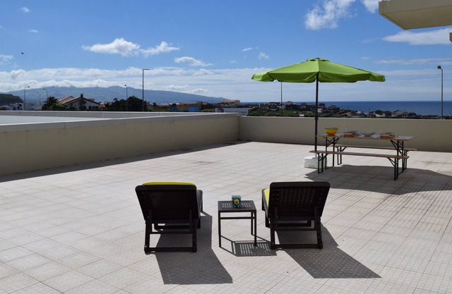 Apartamento con gran terraza y vistas al mar