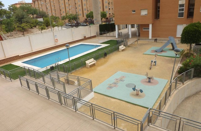 Apartamento con piscina en Alicante