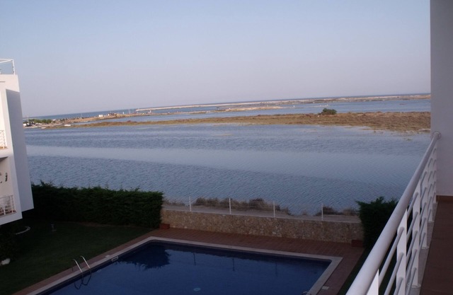 apartamento con piscina y magnificas vistas al mar