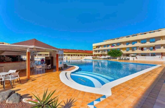 Apartamento con Terraza y Vistas al Mar en Playa Paraíso – Costa Adeje