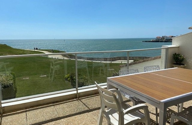 Apartamento con terraza, vista al océano y aparcamiento en Royan