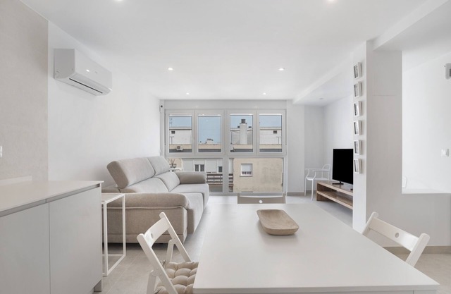 Apartamento 'Zurbarán' con balcón, Wi-Fi y aire acondicionado