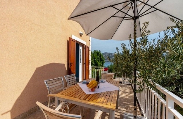 Apartments Željko (10367-A2) - Račišće