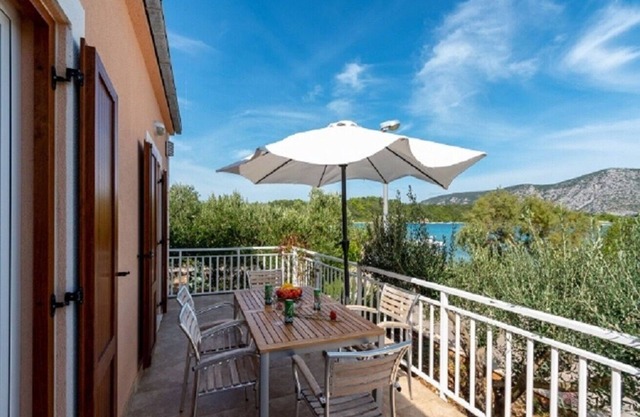 Apartments Željko (10367-A3) - Račišće
