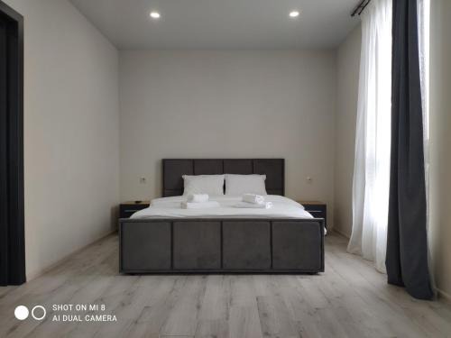 Apartments Domovik Миру 11с/11