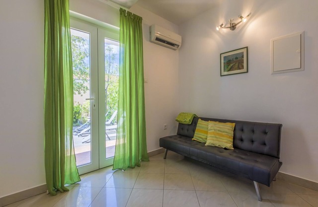 Apartments BARBARA 3 (74752-A1) - Jadranovo (Crikvenica)