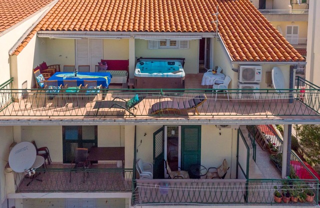 Apartamentos Margarita, (13836), Makarska, riviera de Makarska, Croacia