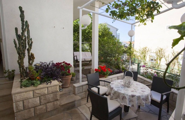 Apartments Palmina (110831-A1) - Makarska