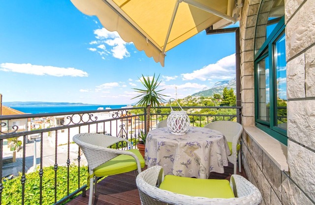 Apartments Palmina (110831-A2) - Makarska
