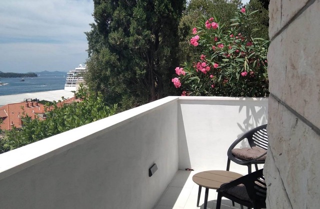 Apartments Tayra - Comfort studio apartment with balcony (BR3)