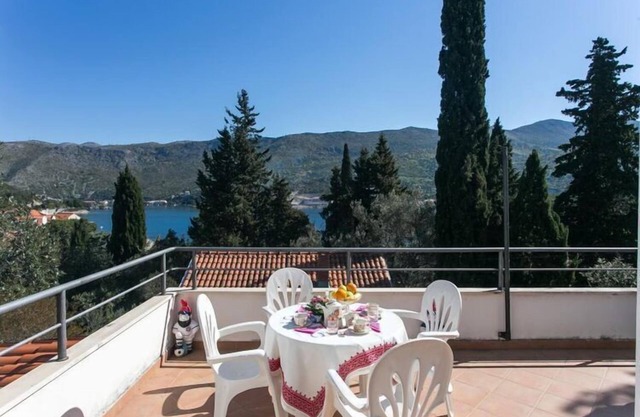 Apartments Tramonto - One Bedroom Apartment with Balcony and Sea View