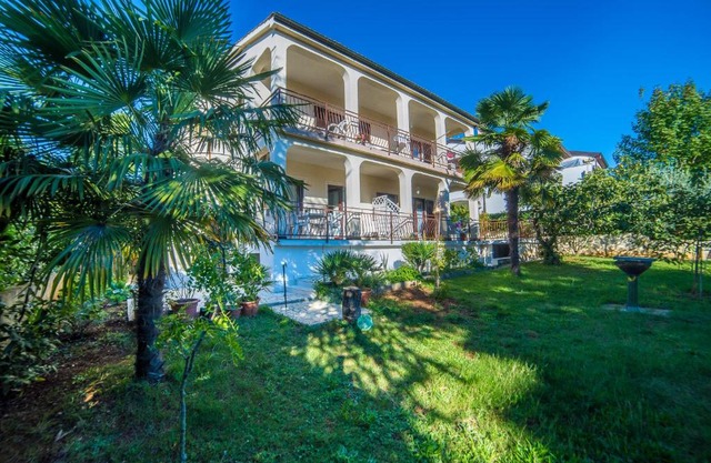 Apartments with parking space Porec - 6984