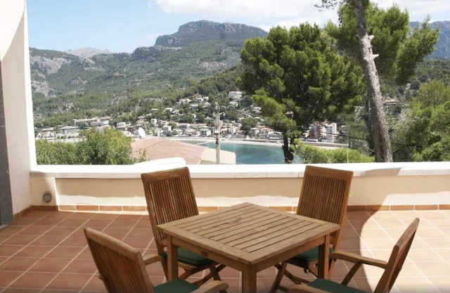 Apartamento con piscina comunitaria y terraza con impresionantes vistas