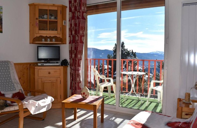 Appartement 2 pièces cabine, plein sud, balcon, parking, à 800m du centre de Font-Romeu - FR-1-580-80