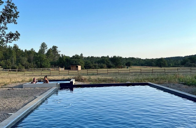 Appartement Indépendant Dans mas Provencal, Piscine/jacuzi