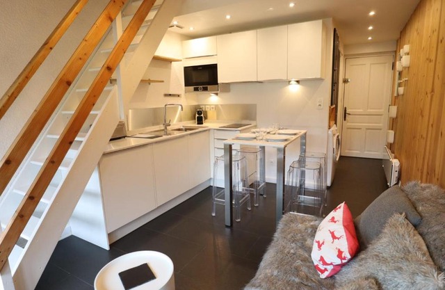 Appartement rénové aux Gets, proche centre et télécabines, 1 chambre + mezzanine, parking inclus - FR-1-623-54