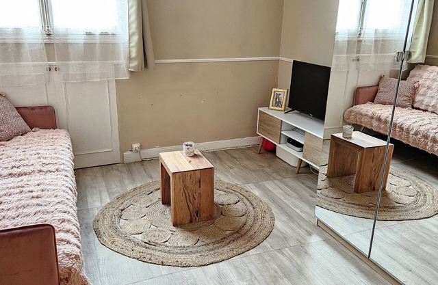 Appartement/ Studio Proche Métro