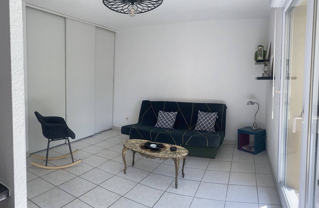 Appartement T1 Avec Grande Terrasse et Piscine !
