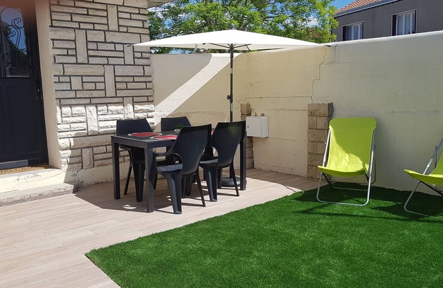 Appartement T2 / 2-4 Pers. + Cour de 27m2