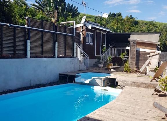 Appartement vue mer à L'Étang-Salé, terrasse & piscine