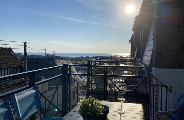Appt terrasse vue mer, 2 chambres / Appt terrace sea view with 2 bedrooms