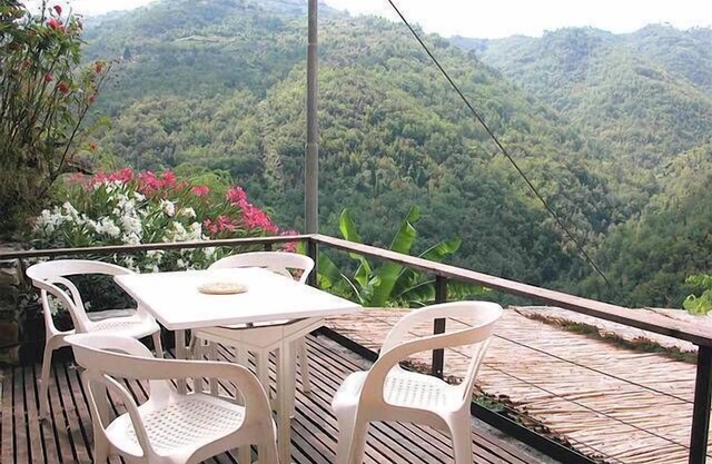 Apricale - Holidayflat orientado al sur con hermosa terraza (4 personas / 1 dormitorios)