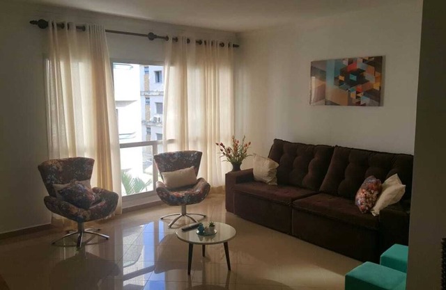 Apt 3 dormitorios (1 suite), a 2 cuadras de la playa.