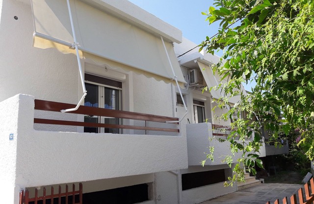 Apt a 30 metros de la playa, ciudad de Amarynthos