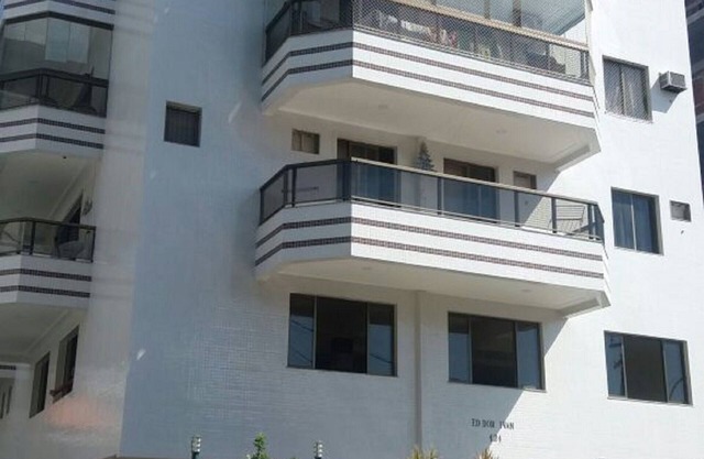 Apt 400 metros de Praia do Forte, con wifi, muy bien acomoda a la familia.