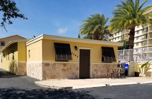 Bloque de playa de belleza, totalmente actualizado. Todo lo que necesitará para unas excelentes vacaciones.