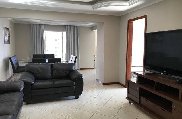 Apto en el centro de Meia Praia con 4 habitaciones con aire - cerca del mar y dos vacantes