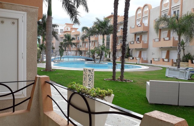 Apto de lujo frente a tres piscinas y a 150 metros del mar en el kantaoui sousse