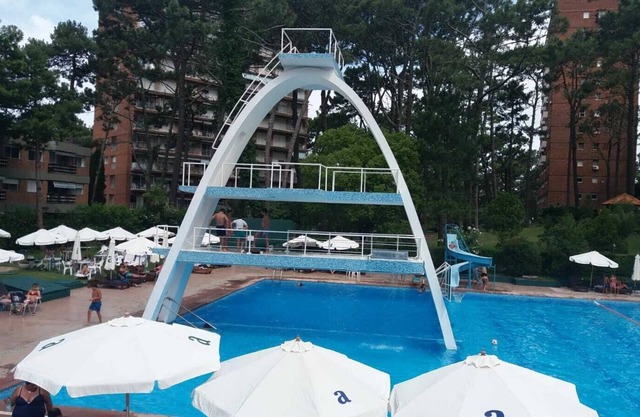 Apto con piscina en hermoso complejo agreste de punta del este