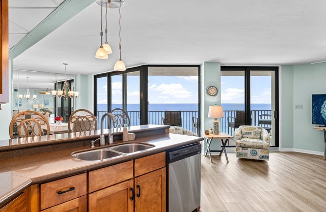 Aqua Vista ~ New Listing ~ Fall Dates Available!
