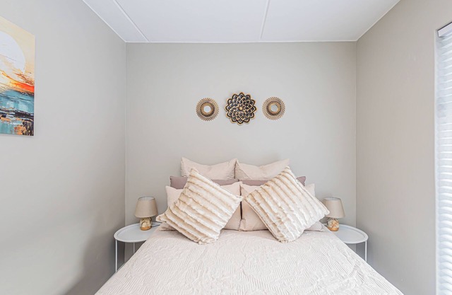 Arch House Langebaan – Modern Stay Near Beach & Club Mykonos