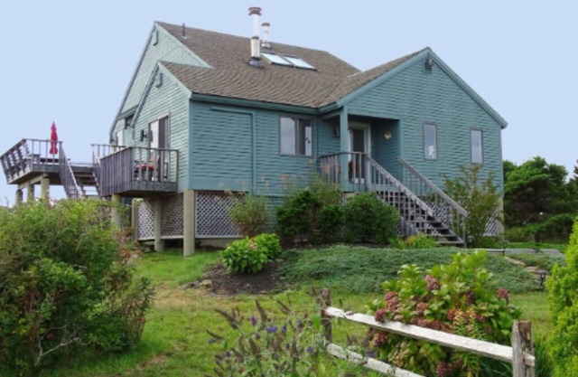 Architect Designed home /Private sub-Division / Private Cape Bay Beach Access