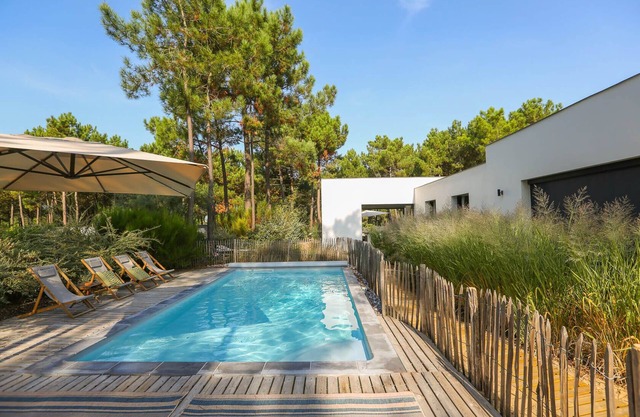 Villa de 7 dormitorios, 7 baños, Golf la Palmyre, piscina climatizada a 300 m del mar