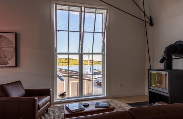 Diseñado arquitectónicamente en Lunenburg - The Stonehurst