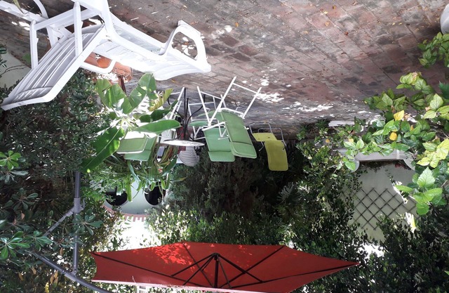 Estudio del arco con gran jardín en el centro histórico de Tavira.