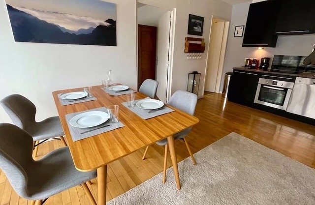 Armée 14 - Two Bedroom Apartment, Sleeps 4