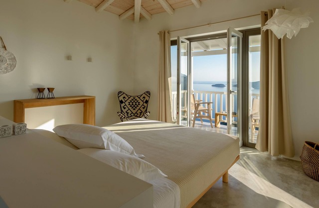 Armonia Boutique Hotel: habitación superior espectacular con vistas al mar
