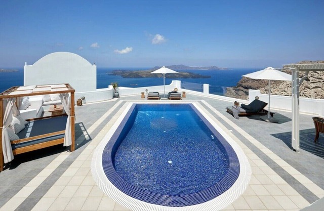 Artemis Villa w/ Heated Pool, Hot Tub & Caldera View
