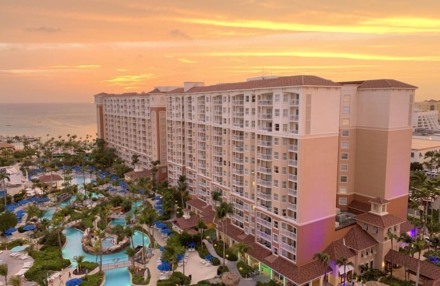 VILLA DE 2 DORMITORIOS Y 2 BAÑOS CON VISTA AL MAR EN EL SURF CLUB EN ARUBA