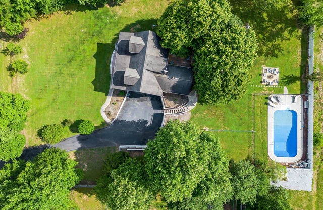 Asheville Home close to Airport! 20 minutes to Biltmore!