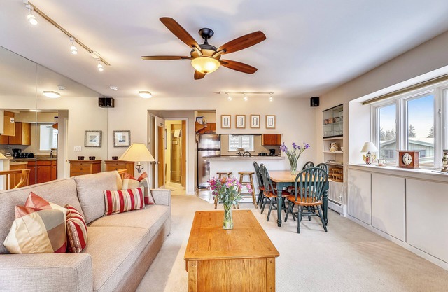 Aspen Townhomes West 5: condominio 2 dormitorios / 2 ba��os en Aspen, capacidad para 6