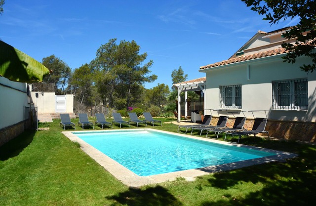 A 10 minutos de Sitges en COCHE. Villa Sitges Serena Alta Calidad. 400 m2.