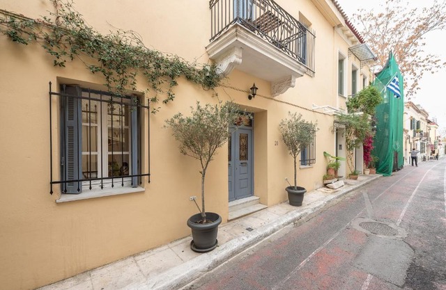 Athenian Niche in Plaka Villa by Athenian Homes