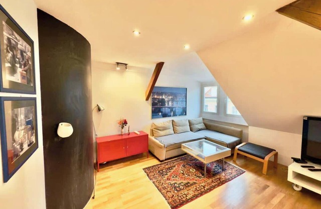 Attic 15 min to Charles Bridge