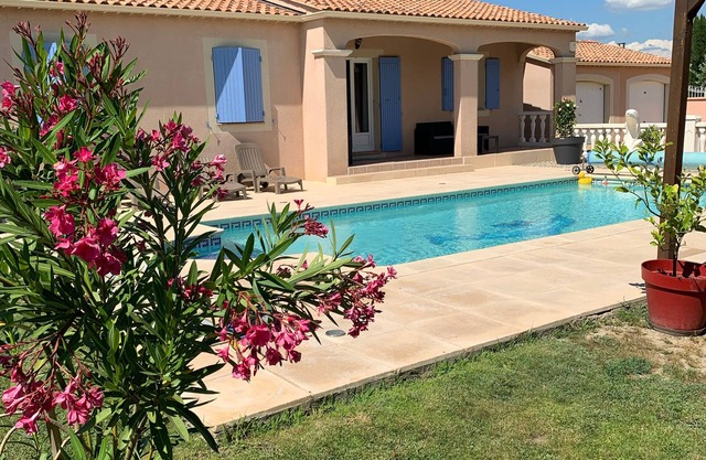 Molleges-Alpilles Hermosa villa con aire acondicionado y piscina privada climatizada