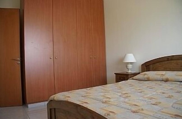 *** Atractivo ÁTICO espacioso Apt. De 2 camas, piscina muy grande, ELEVADOR, Vista al mar